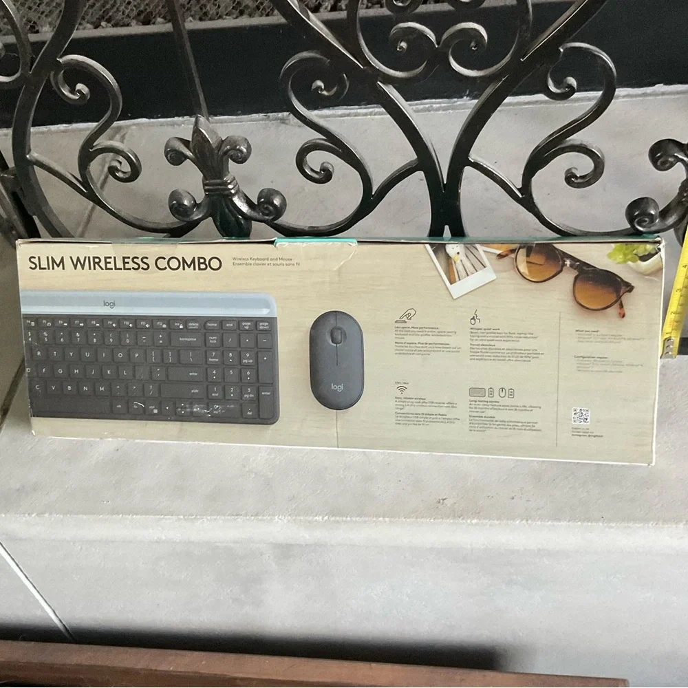 Logitech SLIM WIRELESS COMBO Keyboard + Mouse SEALED - Picture 2 of 3